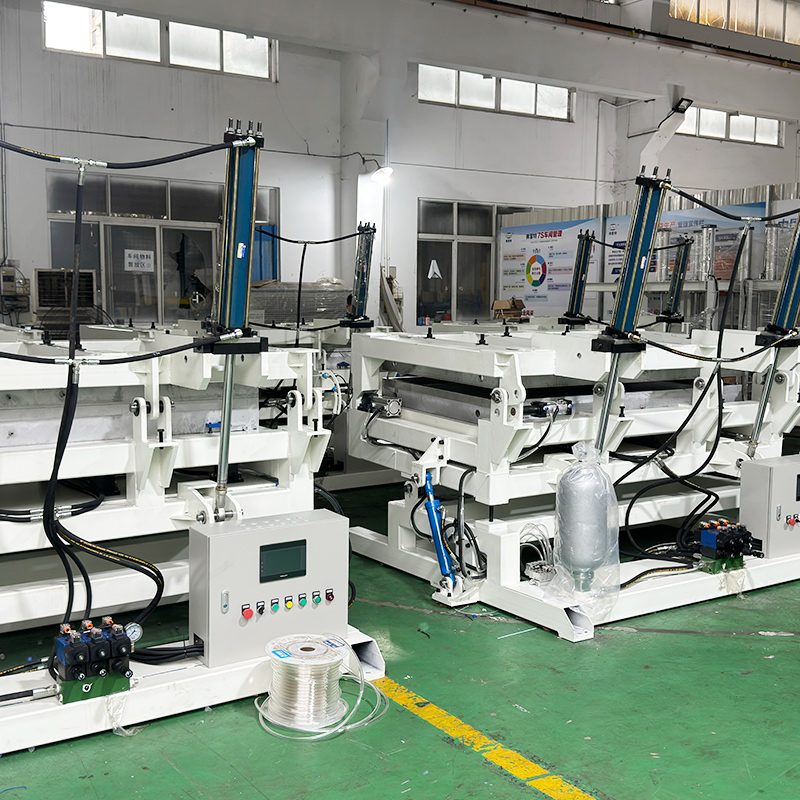 大型減震墊發(fā)泡模具