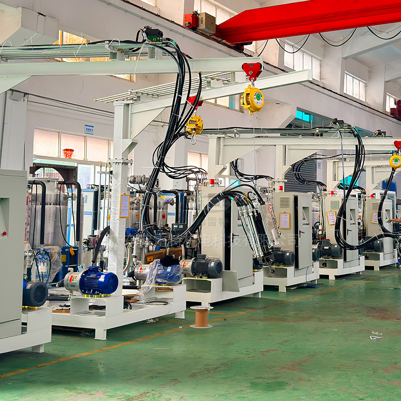 箱式海綿聚氨酯發(fā)泡機(jī)