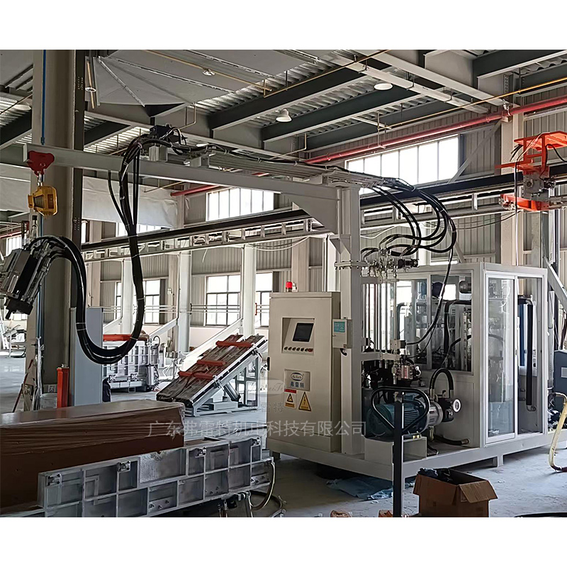 自助售賣柜軌道式發泡生產線